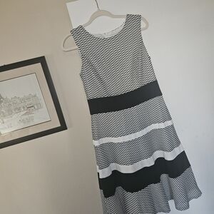 Anne Klein Black And White A-Line Fit And Flare Dress Size 8